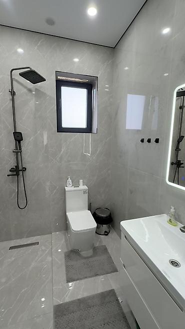 Продажа коттеджей и домов: Просторныйсовременный дом с дизайнерским интерьером . Новый кухонный — 11