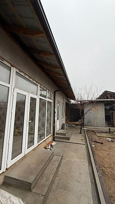 Продажа коттеджей и домов: Срочно ‼️ Шашылыш турдо Ош Шаары 10адыр Масив Калинина уй особняк — 10