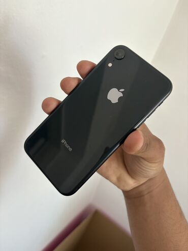 Apple iPhone: IPhone Xr, Б/у, 64 ГБ, Jet Black, Защитное стекло, Чехол, 76 %