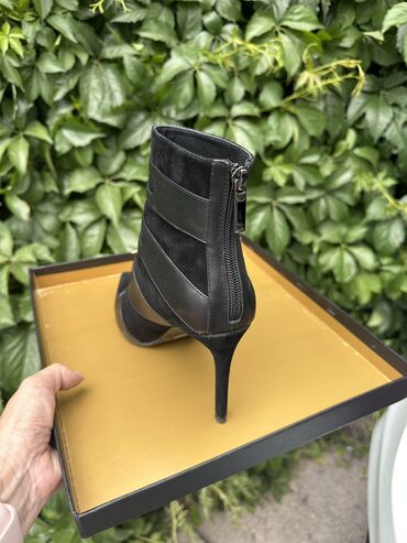 ботинки женские кожаные: Ботинки и ботильоны 36, цвет - Черный