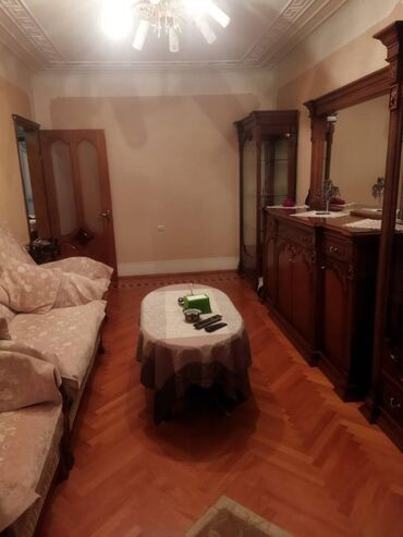 Köhnə tikili: Bakı, Bakıxanov qəs., 3 otaqlı, Köhnə tikili, 90 kv. m -da lalafo.az — 3 Köhnə tikili: Bakı, Bakıxanov qəs., 3 otaqlı, Köhnə tikili, 90 kv. m — 3