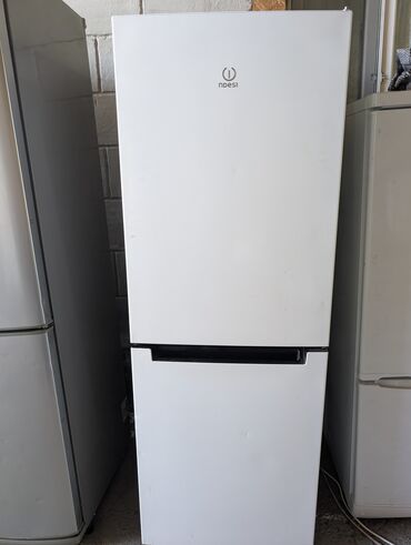 холодильник в расрочку: Холодильник Indesit, Б/у, Двухкамерный, No frost, 60 * 165 * 60