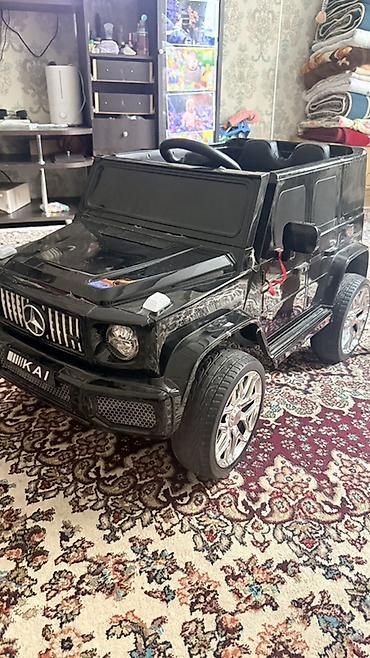Детский электромобиль-внедорожник (стилизованный под Mercedes G-Class)