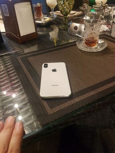 x plata: IPhone X, 64 GB, Ağ, Zəmanət, Simsiz şarj, Sənədlərlə