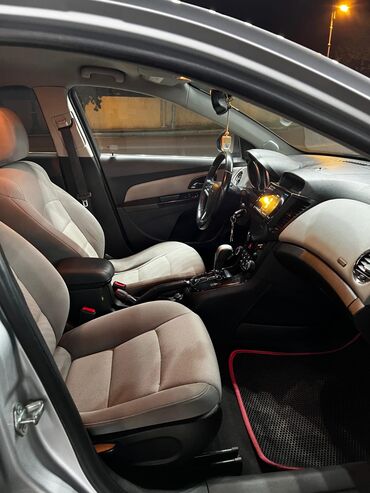 Chevrolet: Chevrolet Cruze: 1.4 l | 2014 il 20086 km Sedan — 6