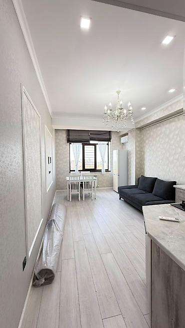 грин лэнд: 2 комнаты, 50 м², 5 мкр Элитка, 10 этаж, Евроремонт — 1