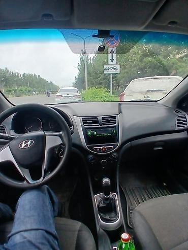 2014: Hyundai Accent: 2014 г., 1.6 л, Механика, Газ, Хэтчбэк — 4