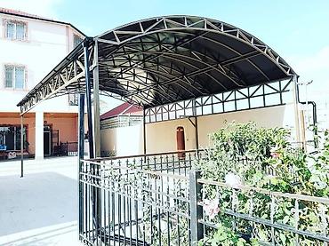 Dam işləri: Naveslerin ve kaziroklarin yigilmasi Polikarbonat ve dam ortuklerinin — 4