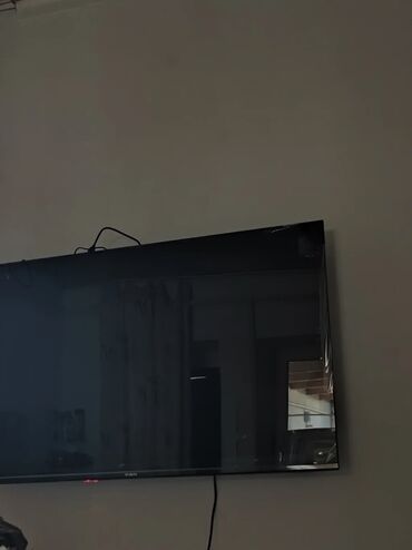 wifi адаптеры для телевизора: Телевизор со встроенными функциями Smart TV, предлагающий доступ к