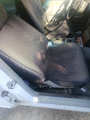 small car: Mercedes-Benz 190: 1991 г., 1.8 л, Механика, Бензин, Седан — 4