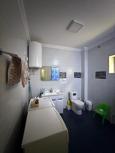 Продажа коттеджей и домов: Продаётся двухэтажный дом с цокольным этажом в селе Орто-Сай — 23