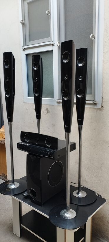 Musiqi mərkəzləri: LG ev kinoteatrı – 5.1 akustik sistem Komplekt: - 4 ədəd hündür — 5