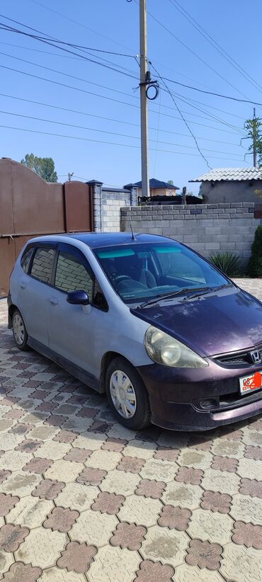 грузовой мерседес бенс: Honda Fit: 2002 г., 1.3 л, Автомат, Бензин, Хэтчбэк