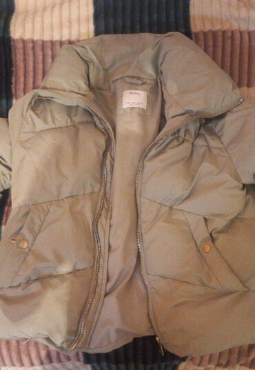 Dəstlər, kostyumlar: Puxovik kurtka, Bershka, S