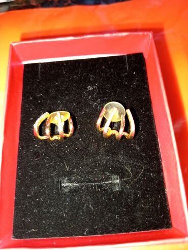 Kəmərlər: Qızılı rəngdə, daşlı qadın sırğası - Model: qulağı qismən qucaqlayan U — 28