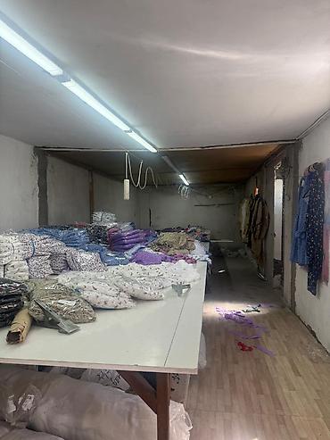 дом кара: Продаю дом в жилом массиве Кара-Жыгач — саманный, 3 комнаты, со свежим — 2