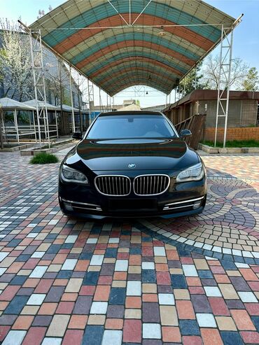 рассмотрим варианты: BMW 7 series: 2015 г., 4.4 л, Робот, Бензин, Седан