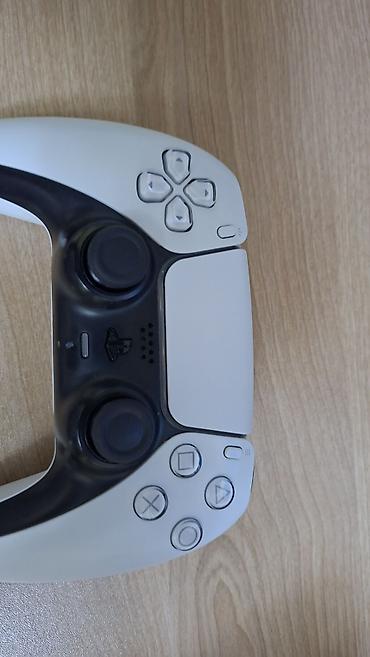 Видеоигры и приставки: Ps5 dualsense çox təmiz istifadə olonub 3 ay olarki alınıb heç bir — 1