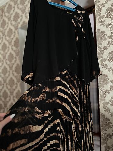 Dəstlər, kostyumlar: Bershka qadın dəst - Rəng: ağ/ekru - Ölçü: XS (EUR XS / USA XS / MEX — 9