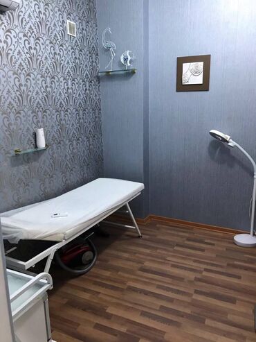 Digər kommersiya daşınmaz əmlakı: Nizami metrosunun yaxınlığında yerləşən 127 kv sahəsi olan təmirli — 18