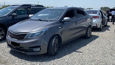 срочная продажа авто по низким ценам: Kia Rio: 2015 г., 1.4 л, Механика, Бензин, Седан