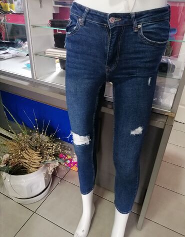 Farmerke: Farmerice jednom nošene
Vel 27
BUKVALNO nove — 5