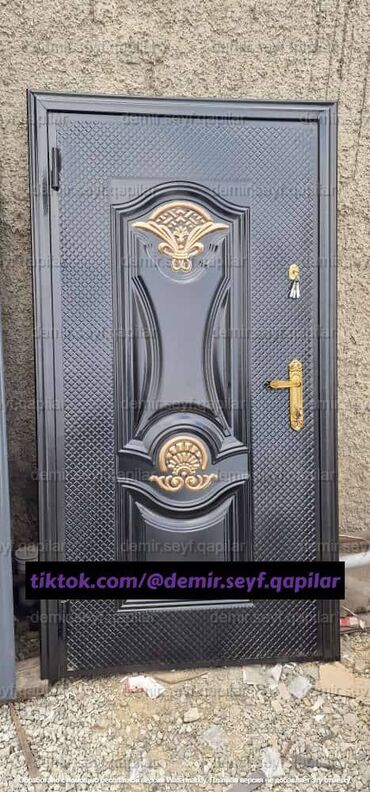 Giriş qapıları: Seyf qapılar Münasib qapılar Dəmir qapı Ev qapıları Çol qapısı -da lalafo.az — 5 Giriş qapıları: Seyf qapılar Münasib qapılar Dəmir qapı Ev qapıları Çol qapısı — 5