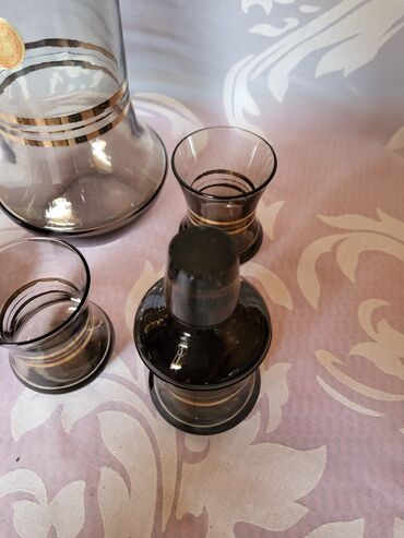 Čaše: Servis nov za zestoko pice Paracinsko staklo. Servis je — 10