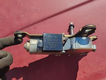 Auto delovi: Motor zadnjeg brisaca Lada 112. Polovno, ocuvano. Skinuto sa — 4