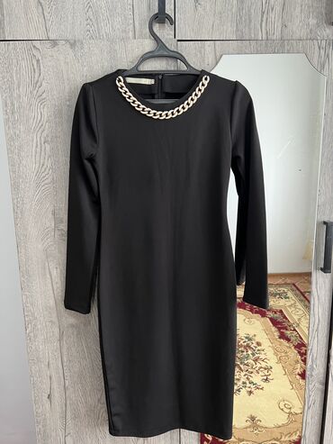 Платья: Красивое черное платье 42-44р