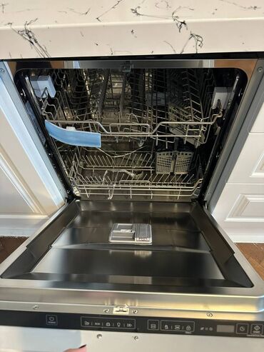 Uzunmüddətli kirayə mənzillər: Nərimanov rayonu Su sonasının yanı, 16 mərtəbəli binanın 6-cı — 11