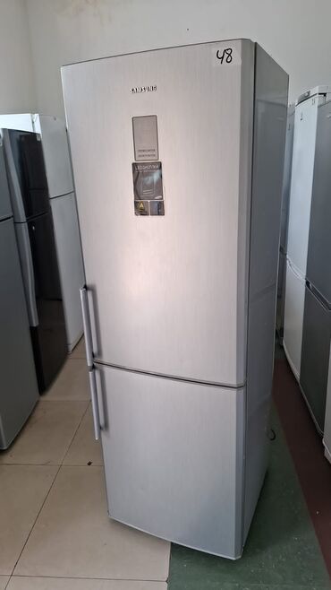 диспенсер: Samsung iki qapılı soyuducu - Marka/model: Samsung - Rəng/material