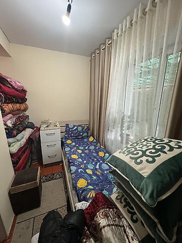 Продажа коттеджей и домов: Продается частный дом с участком 4 соток Район пишпек, главная улица — 7