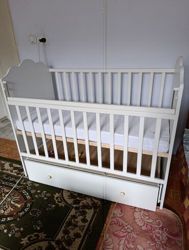 кровать детский: Детская кроватка с ящиком для хранения - Цвет: белый - Материал