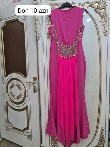 neapol dairesi: Вечернее платье, M (EU 38)