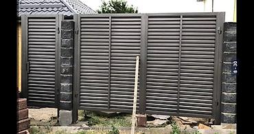 Откатные ворота: Металлические ворота с горизонтальными ламелями и вертикальными — 14