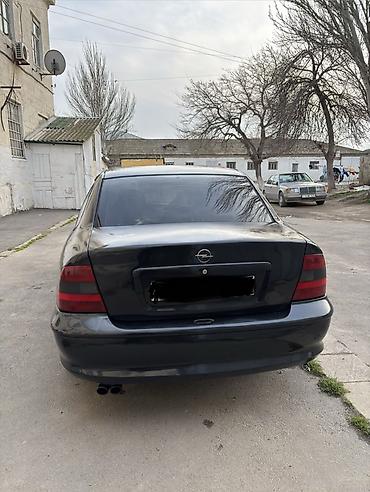 Opel: Opel Vectra: 2 l | 1996 il 266000 km Sedan — 1