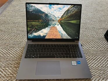 huawei gt: Intel Core i5, 16 "