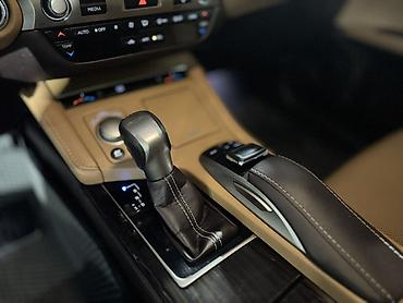 Lexus: Lexus ES: 2017 г., 2.5 л, Гибрид, Седан at lalafo.kg — 20 Lexus: Lexus ES: 2017 г., 2.5 л, Гибрид, Седан — 20