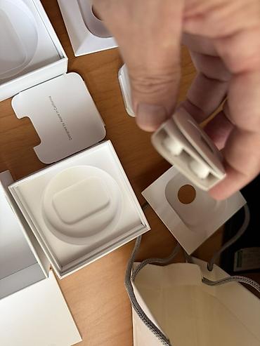 чехлы на аирподс 2: Məhsul: Apple AirPods üçün orijinal qutu və aksesuar dəsti. Yeni — 2
