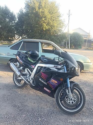 gsx r1000: Спортивный мотоцикл Suzuki GSX‑R (серия ранних поколений) в — 2