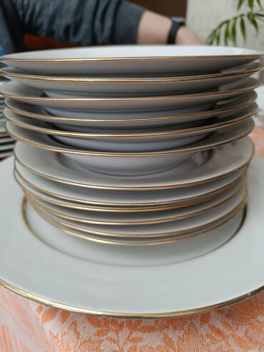 посуда советские: Сервиз. Блюдо - 36 см. 6 тарелок постановочных, 6 тарелок суповых