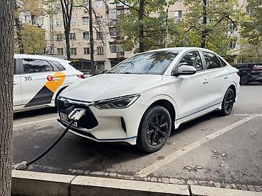 byd e2: BYD : 2021 г., Электромобиль, Седан — 1