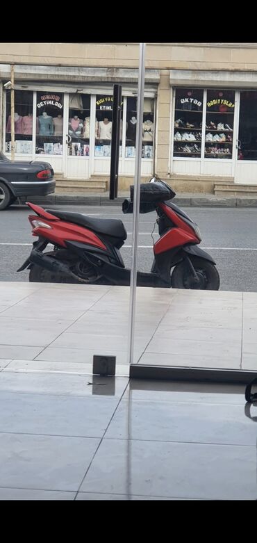 moped 80cc: Yamaha ray zr. satandan sonra silecem elani