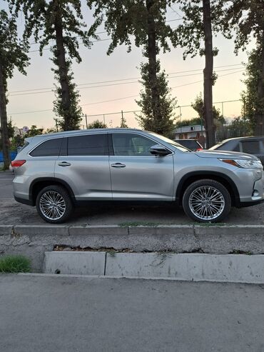 Другое хлебопекарное оборудование: Toyota Highlander: 2019 г., 3.5 л, Автомат, Бензин, Внедорожник