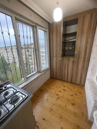 Uzunmüddətli kirayə mənzillər: Nəsimi metrosunun yanı, 9 mərtəbənin,9-cu mərtəbəsində,3 otaqlı geniş — 14