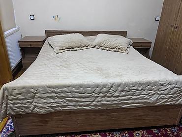Yataq otağı mebel dəsti Tərkibi: - İkinəfərlik çarpayı (başlıqla) - 2