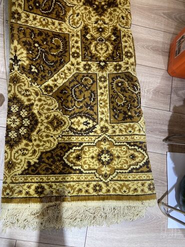 кант тсп: Энсиз узун килем Колдонулган, Жүн, Чыгыш