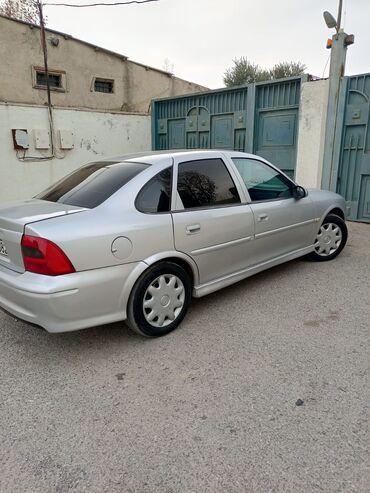 Opel: Opel Vectra: 1.6 l | 1997 il Sedan — 2