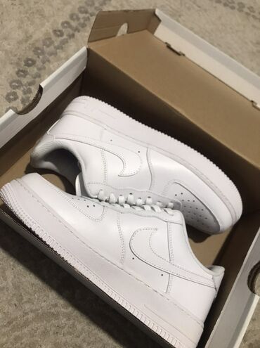 оргинал красовки: Эркектердин кроссовкасы, 41.5, Nike, Жаңы, түсү - Ак, Өзү алып кетүү